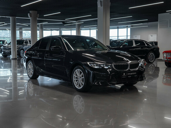 2021 BMW 3 серии 318i VII (G2x), чёрный, 2480000 рублей - вид 1