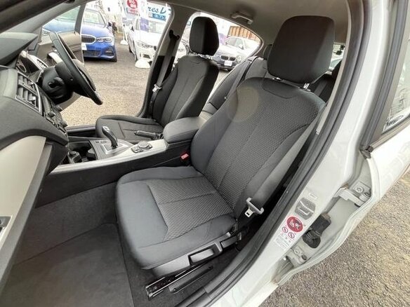 2016 BMW 1 серии 118i II (F20/F21) Рестайлинг, белый, 1080000 рублей - вид 16