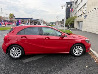 2013 Mercedes-Benz A-Класс 180 III (W176), красный, 1250000 рублей, вид 2