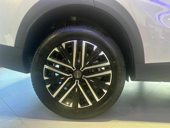 2026 Omoda C7, серебристый, 3099000 рублей - вид 13