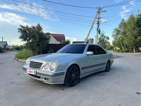 2000 Mercedes-Benz E-Класс 240 II (W210, S210) Рестайлинг, белый, 750000 рублей