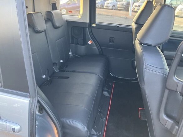 2023 Toyota Roomy I Рестайлинг, серебристый, 872000 рублей - вид 13