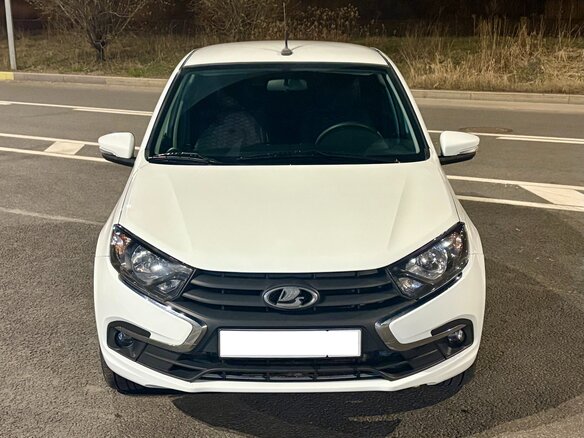 2021 Lada (ВАЗ) Granta I Рестайлинг, белый, 700000 рублей