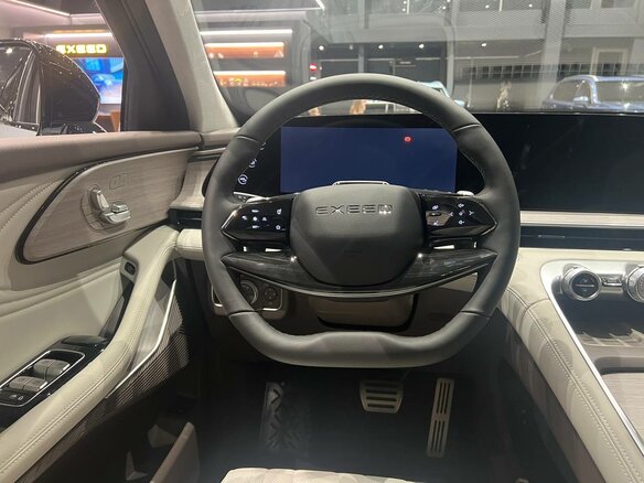 2025 Exeed RX, серый, 5460000 рублей - вид 9
