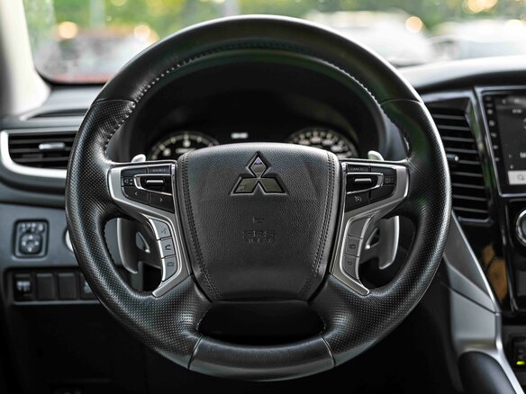 2020 Mitsubishi Pajero Sport III, белый - вид 6