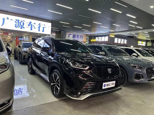 2022 Toyota Crown Kluger, чёрный, 5006700 рублей - вид 4