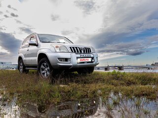 2006 Toyota Land Cruiser Prado 120 Series, серебристый, 1800000 рублей, вид 2
