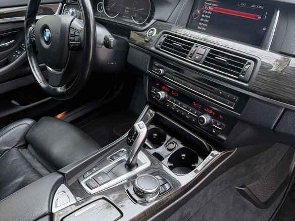 2016 BMW 5 серии 528i xDrive VI (F10/F11/F07) Рестайлинг, белый, 2200000 рублей - вид 17