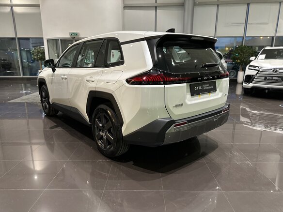 2026 Toyota RAV4 VI (XA60), белый, 4200000 рублей - вид 3
