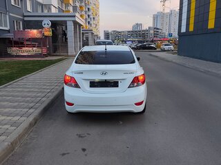 2011 Hyundai Solaris I, белый, 800000 рублей, вид 4