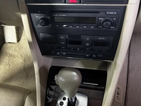 2006 Audi A4 III (B7), чёрный - вид 16