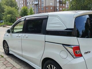 2014 Honda Freed Spike I Рестайлинг, белый, 1350000 рублей, вид 5