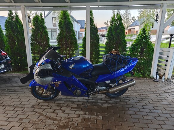 2002 Honda CBR 1100 XX, синий, 370000 рублей - вид 6