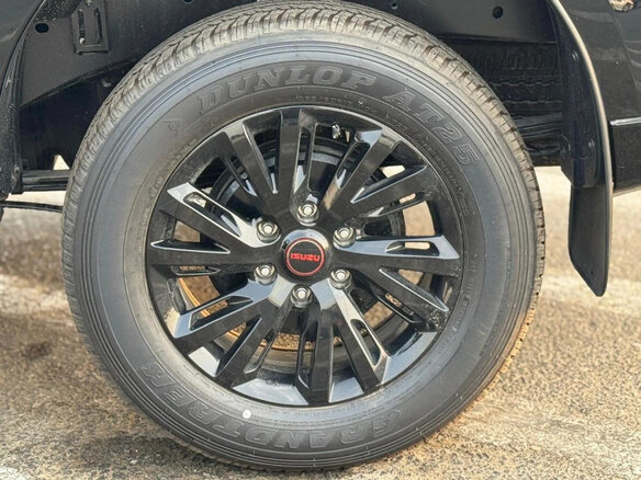 2026 Isuzu D-Max III, чёрный, 5370000 рублей - вид 17