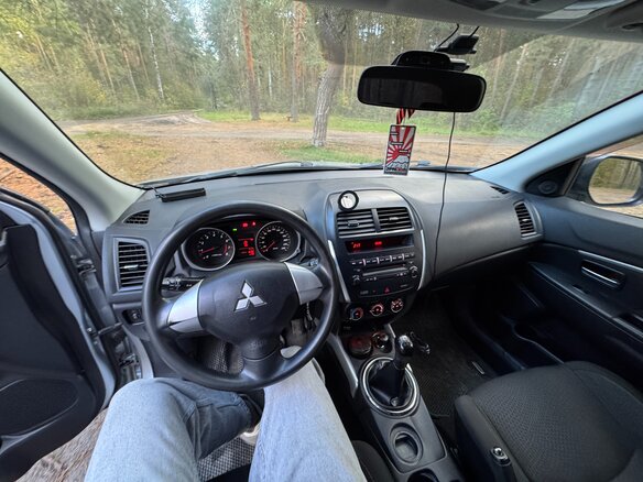 2011 Mitsubishi ASX I, серебристый, 950000 рублей - вид 9