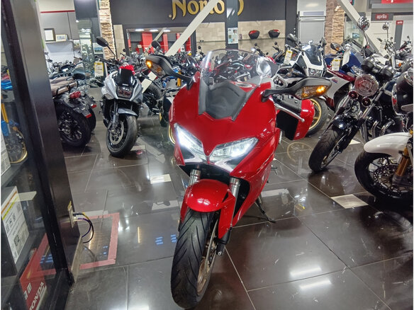 2017 Honda VFR 800, красный, 1133000 рублей - вид 8