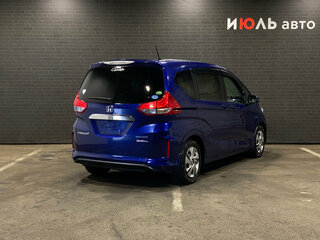 2017 Honda Freed+ II, синий, 1400000 рублей, вид 5