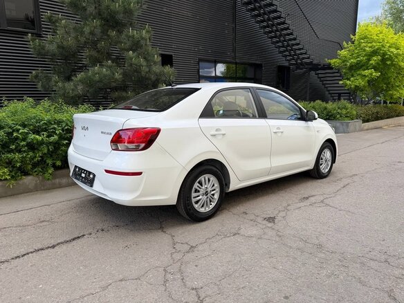 2023 Kia Pegas, белый, 1639000 рублей - вид 5