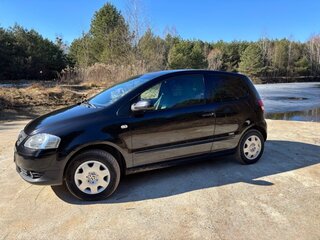 2010 Volkswagen Fox II Рестайлинг, чёрный, 530000 рублей, вид 2