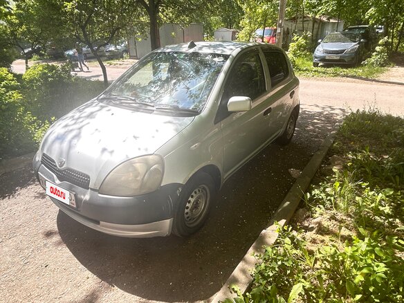 2000 Toyota Vitz I (P10), серебристый, 350000 рублей - вид 8