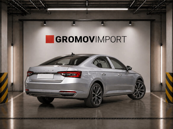 2025 Skoda Superb III Рестайлинг, серебристый, 2990000 рублей - вид 4