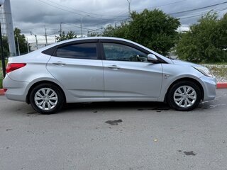 2013 Hyundai Solaris I, серый, 620000 рублей, вид 2