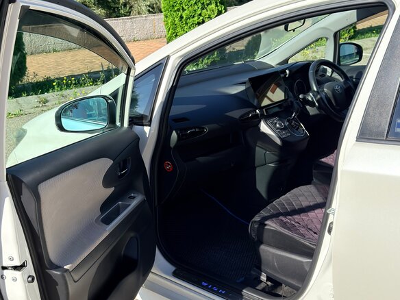 2009 Toyota Wish II, белый - вид 14
