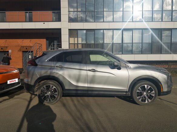 2021 Mitsubishi Eclipse Cross I, серебристый, 2200000 рублей - вид 2