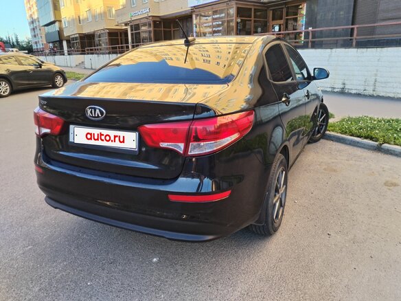 2017 Kia Rio III Рестайлинг, чёрный, 899000 рублей - вид 2