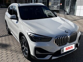 2020 BMW X1 20i xDrive II (F48) Рестайлинг, белый, 3090000 рублей, вид 4