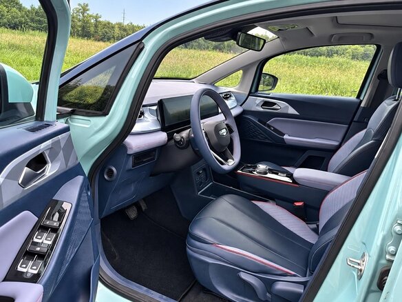 2025 Geely Geometry E 39.4 kWh, зелёный, 1335000 рублей - вид 12