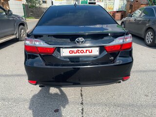 2016 Toyota Camry VII (XV50) Рестайлинг, чёрный, 3000000 рублей, вид 3