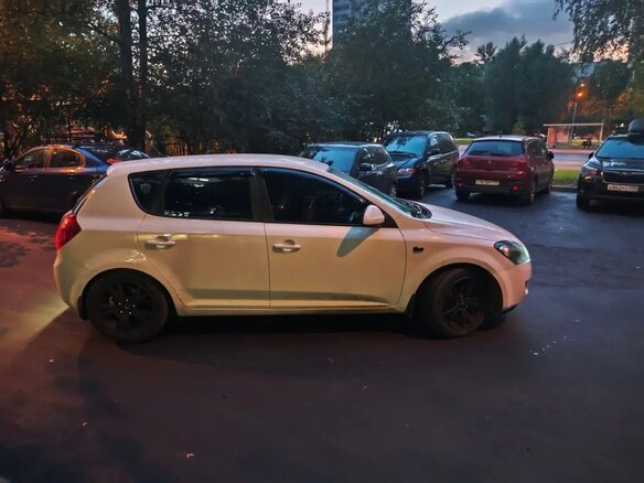 2009 Kia Ceed I, белый, 580000 рублей - вид 4