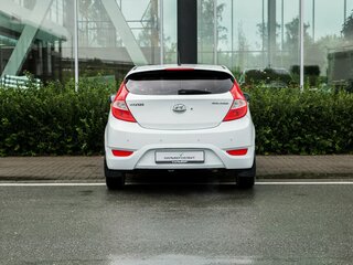 2012 Hyundai Solaris I, белый, 560000 рублей, вид 4