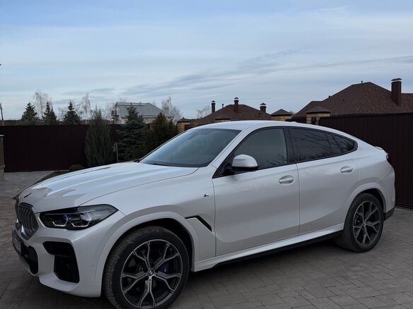 2022 BMW X6 30d III (G06), белый, 9900000 рублей
