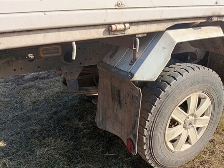 1995 Isuzu Elf (N-series), белый, 1300000 рублей, вид 2