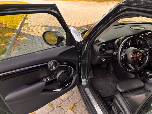 2018 Mini Hatch Cooper S III (F55/F56) Рестайлинг, зелёный, 1970000 рублей - вид 20