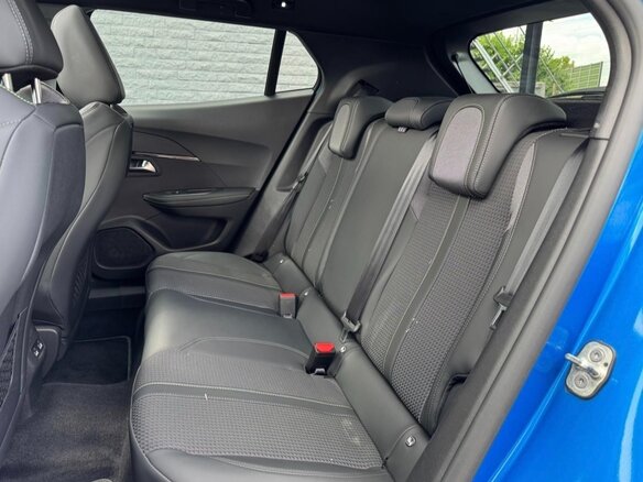 2022 Peugeot 2008 II, синий, 2650000 рублей - вид 26