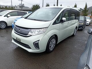 2017 Honda Stepwgn V Рестайлинг, серый, 1850000 рублей, вид 2