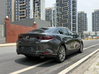 2022 Mazda 3 Axela IV (BP), серый, 1660700 рублей, вид 4