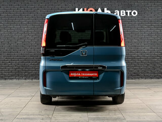 2017 Honda Stepwgn V Рестайлинг, голубой, 1949000 рублей, вид 5