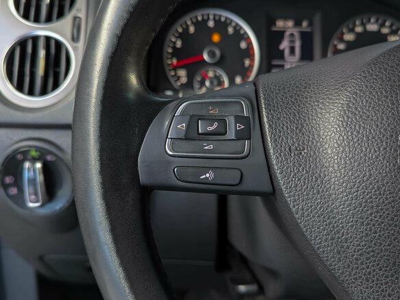 2011 Volkswagen Tiguan I Рестайлинг, чёрный, 1280000 рублей - вид 19