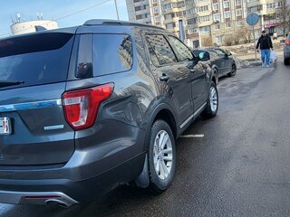 2016 Ford Explorer V Рестайлинг, серый, 1700000 рублей, вид 3