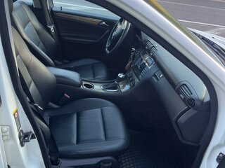 2006 Mercedes-Benz C-Класс 230 II (W203) Рестайлинг, белый, 630000 рублей, вид 5