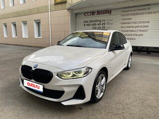 2020 BMW 1 серии 120i III (F52) Рестайлинг, белый, 2350000 рублей, вид 3