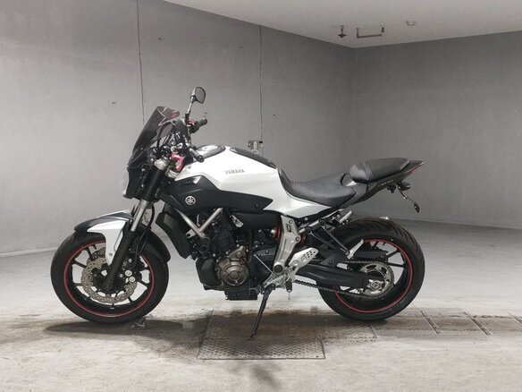 2015 Yamaha MT-07 (FZ-07), белый, 514000 рублей - вид 1
