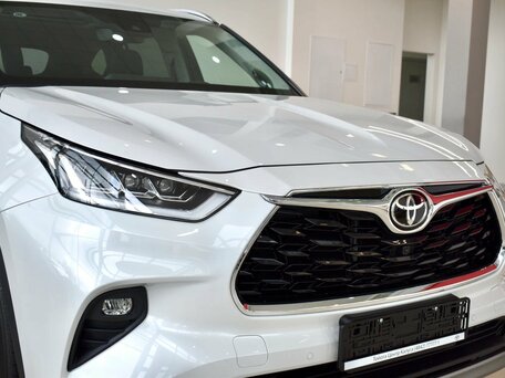 2026 Toyota Highlander IV (XU70), белый, 5900000 рублей, вид 4