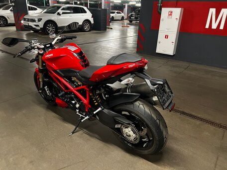 2012 Ducati Streetfighter, красный, 750000 рублей, вид 4