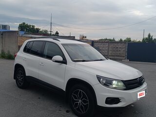 2011 Volkswagen Tiguan I Рестайлинг, белый, 999000 рублей, вид 1