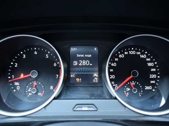 2021 Volkswagen Tiguan II Рестайлинг, синий, 2390000 рублей - вид 11